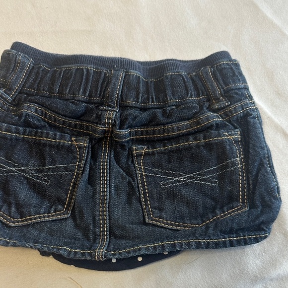 GAP - Quality Denim Skirt with Polka Dot Lining - Picture 2 of 3